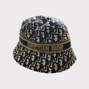 CHRISTIAN DIOR BUCKET HAT 🔥